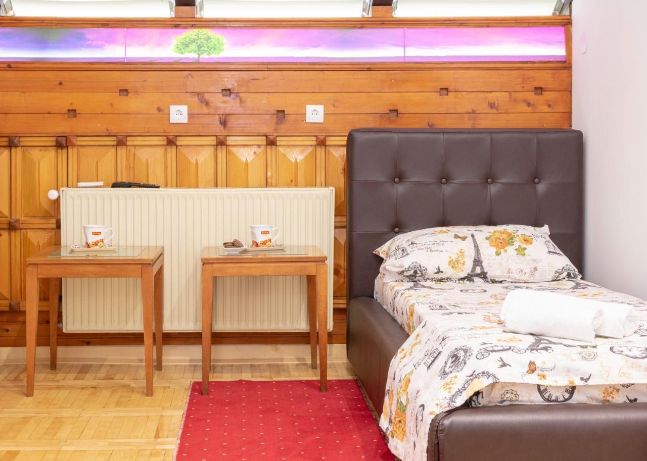 Fortezza Rooms นิส ภายนอก รูปภาพ